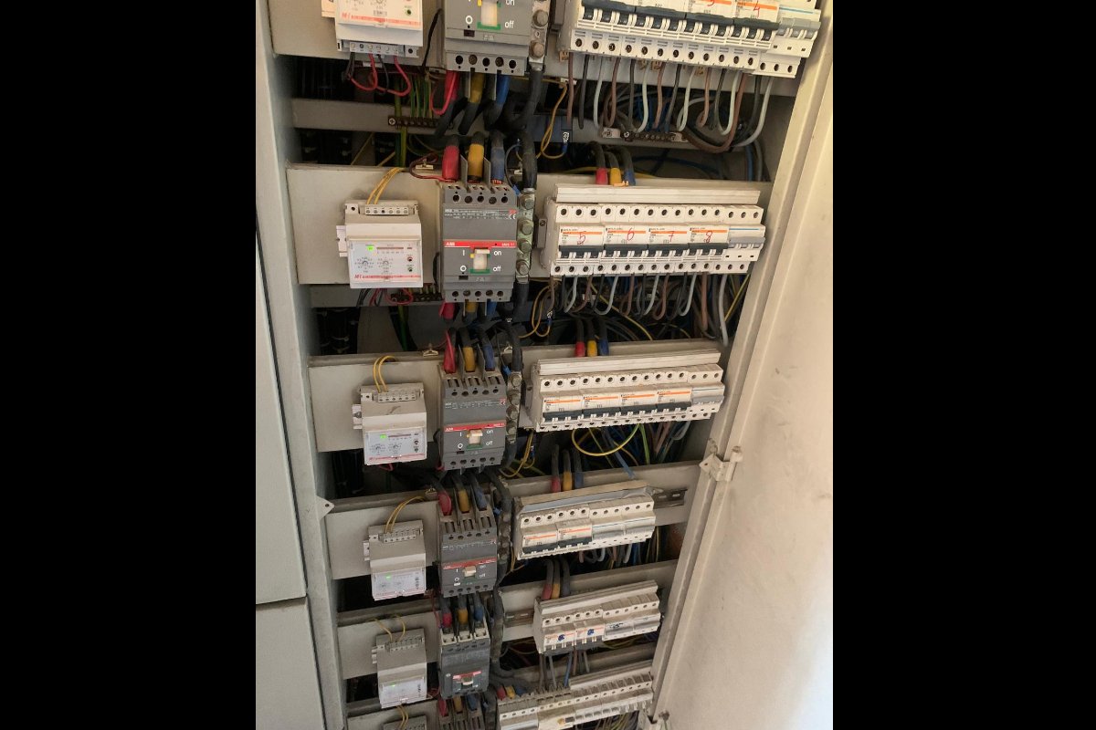 Electrical Panel Troubleshooting and Parts Replacement